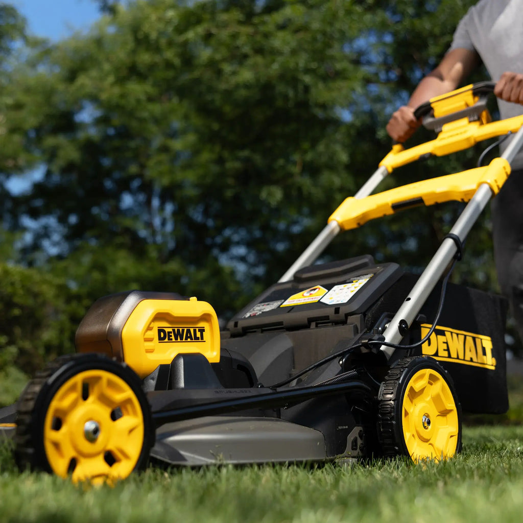 Selbstfahrender Rasenmäher Dewalt DCK550SPX2K-IT 54V 9Ah