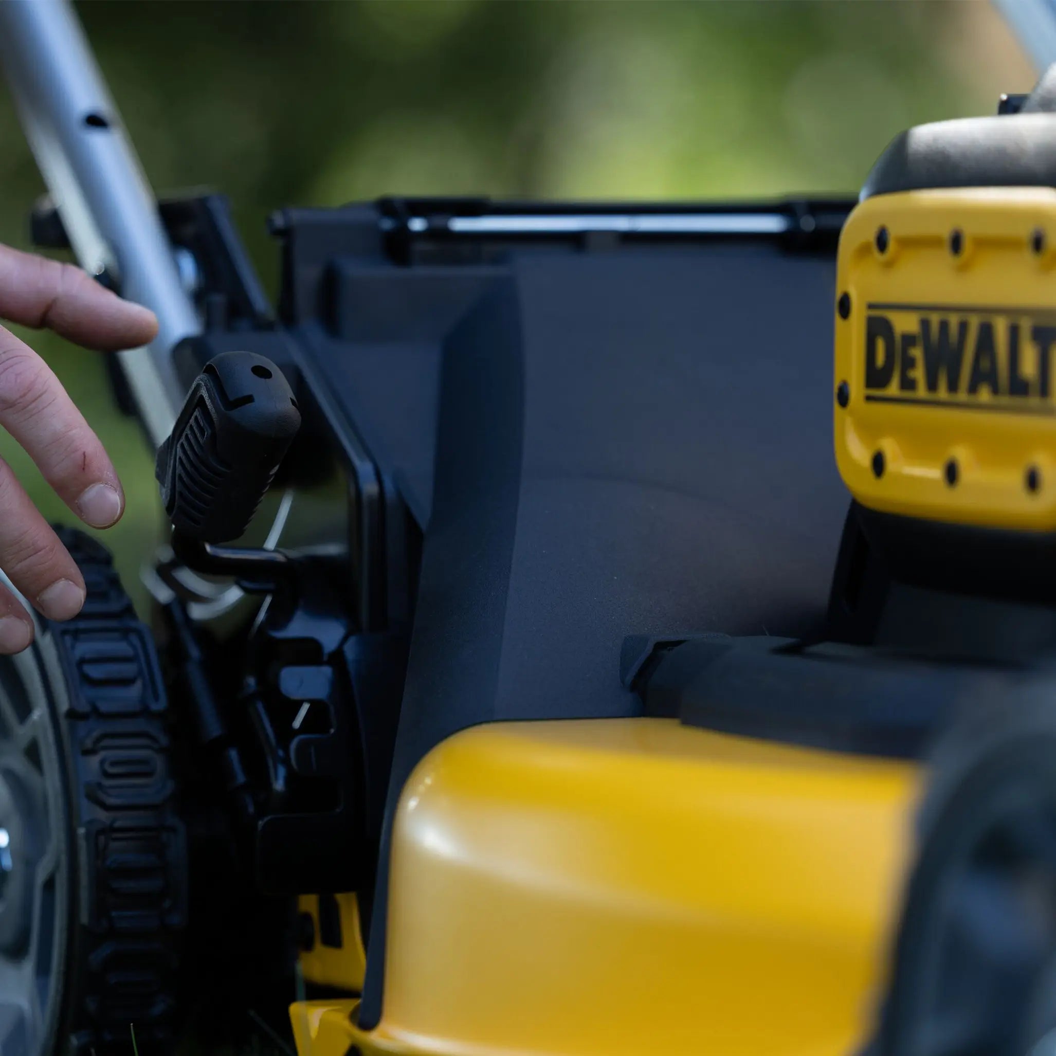 Selbstfahrender Rasenmäher Dewalt DCMWSP156N-XJ 18V