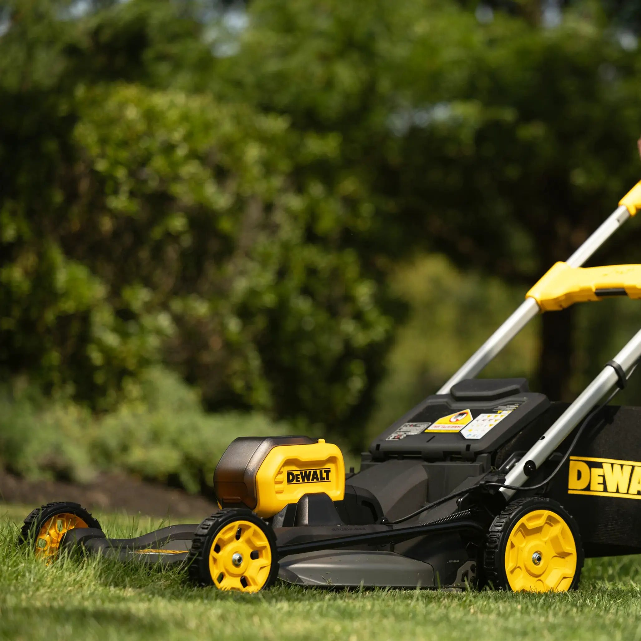 Selbstfahrender Rasenmäher Dewalt DCMWSP550N-XJ 54V