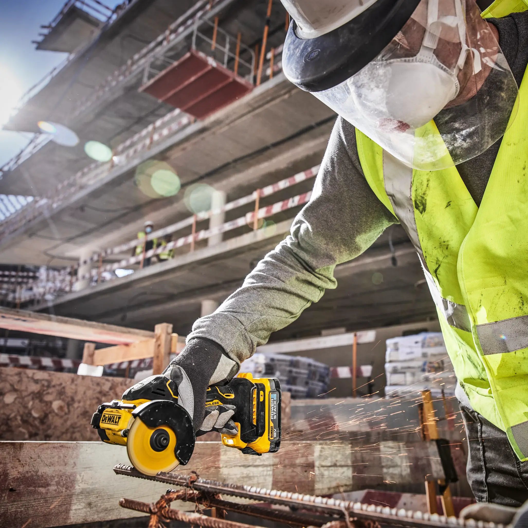 Mini-Gehrungssäge Dewalt DCS438E2T-QW 18V 1,7Ah