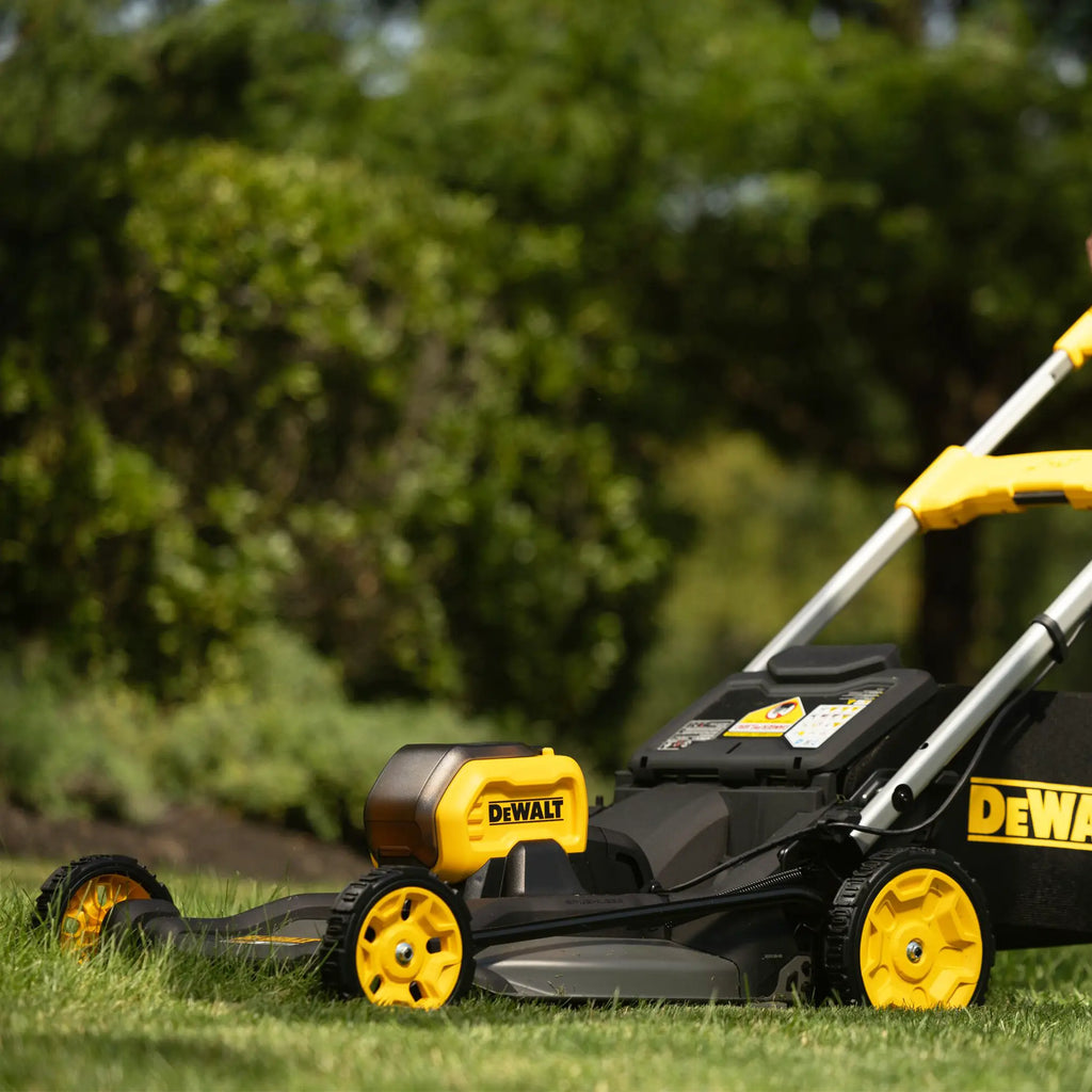 Selbstfahrender Rasenmäher Dewalt DCK550SPX2K-IT 54V 9Ah