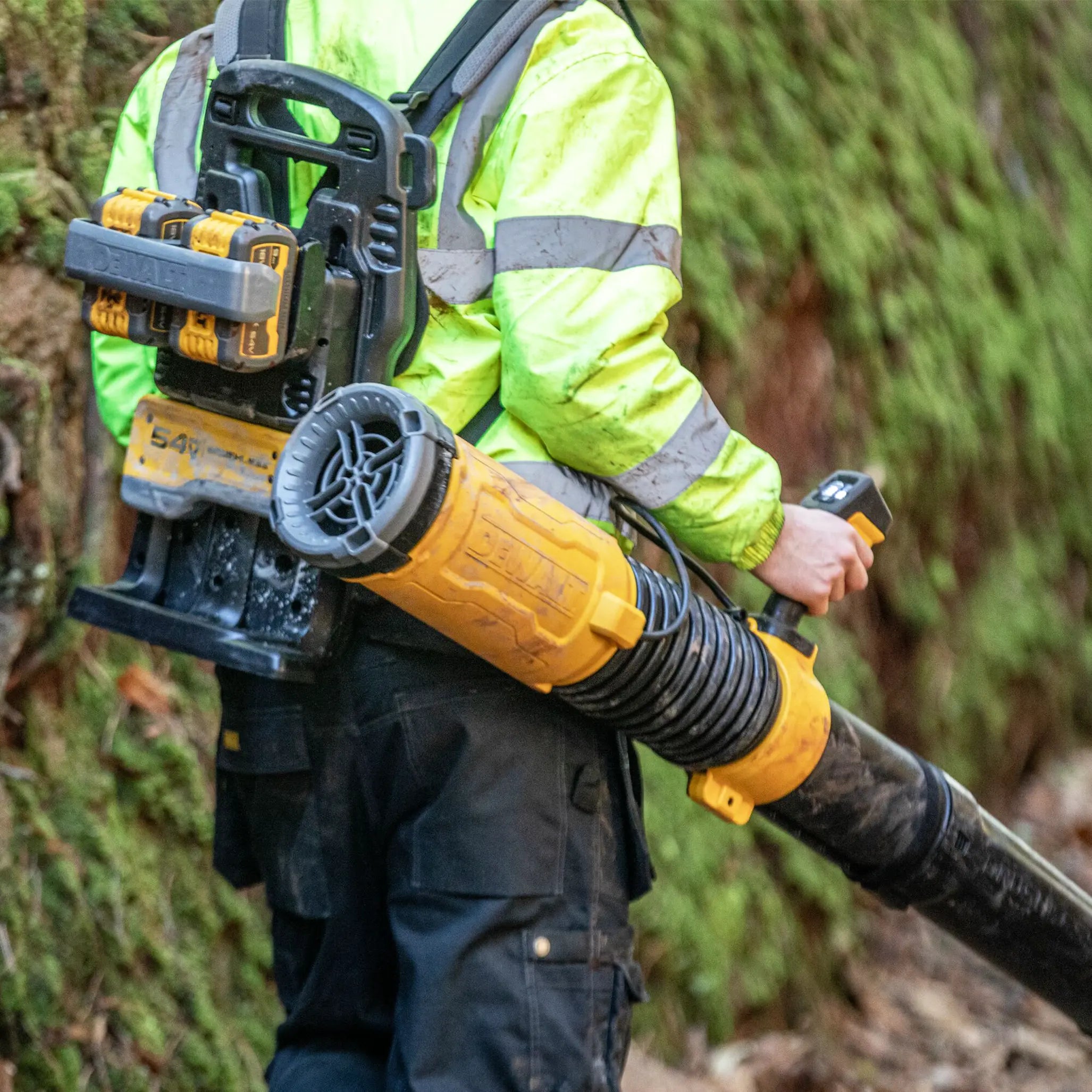 Rucksackgebläse Dewalt DCMBBL800N-XJ 2x54V