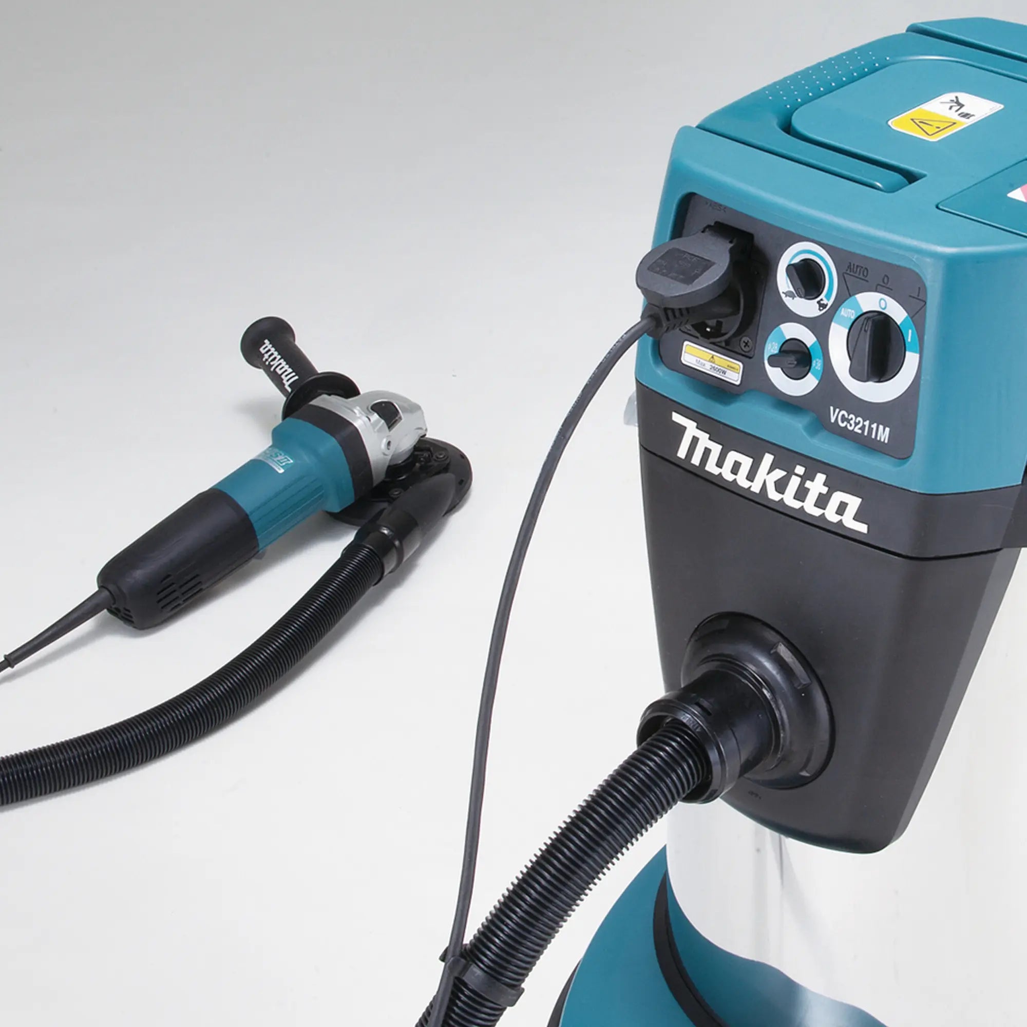 Bodenstaubsauger Makita VC3211MX1 1050W