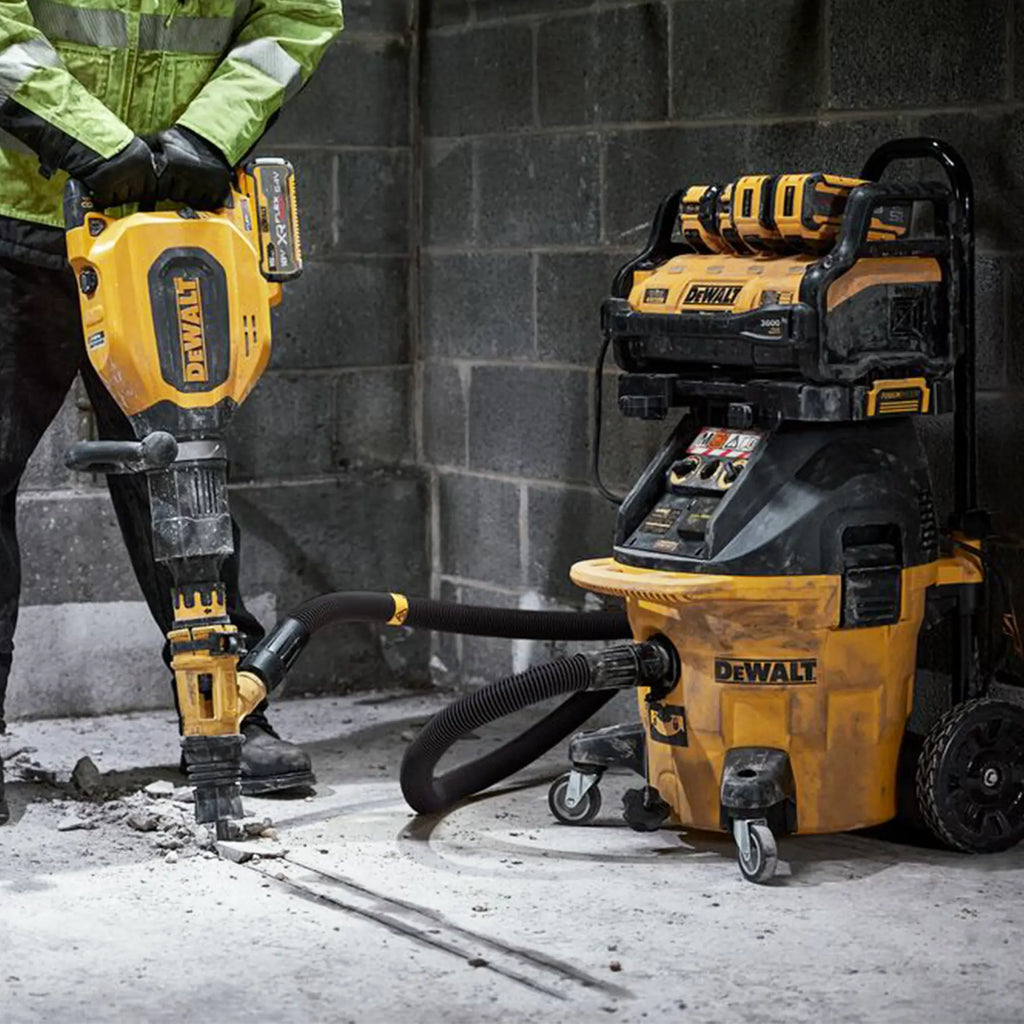 Feststoff-/Flüssigstaubsauger Dewalt DWV905M-QS 1400W