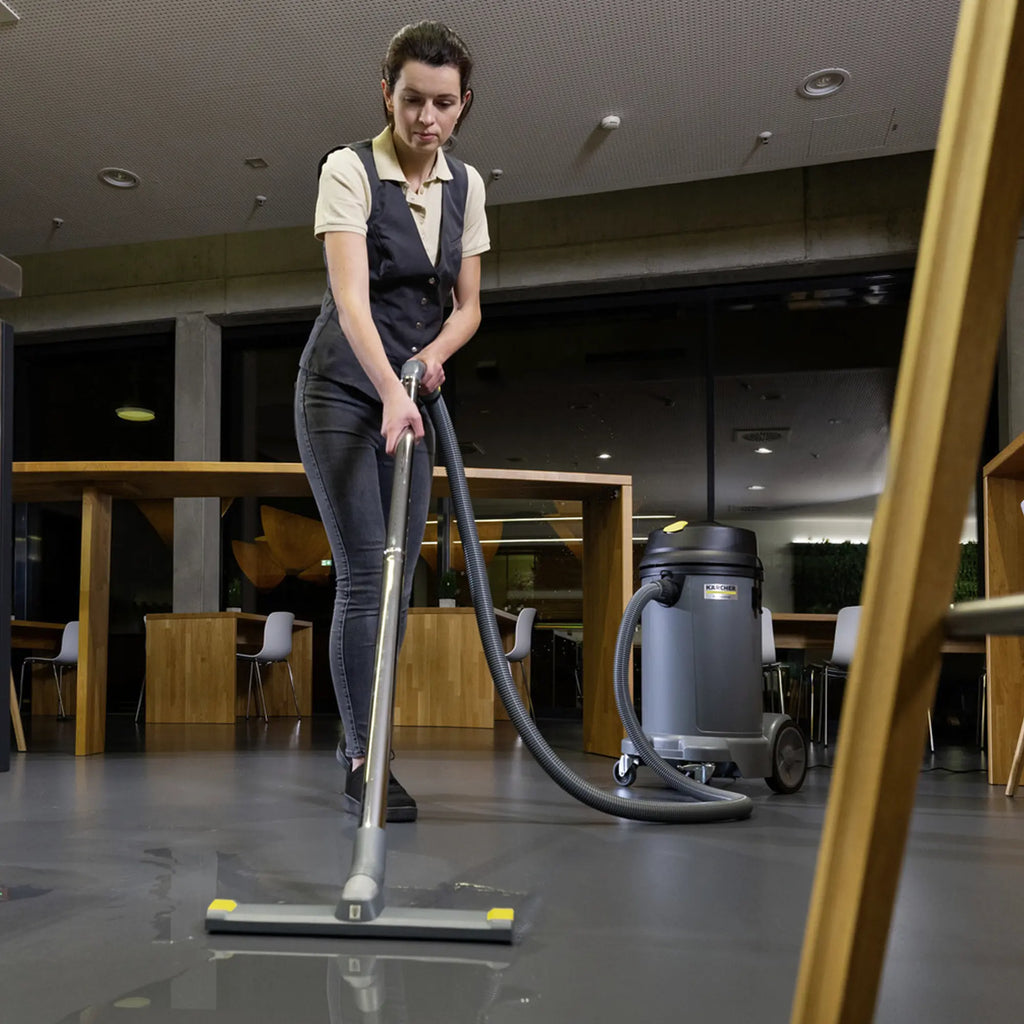 Karcher NT 48/1 1380W Fest-Flüssig-Staubsauger