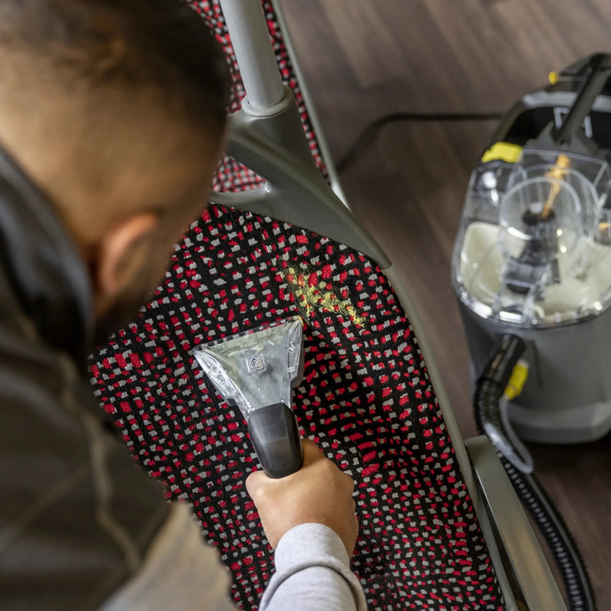 Karcher Puzzi 8/1 Absaugspray