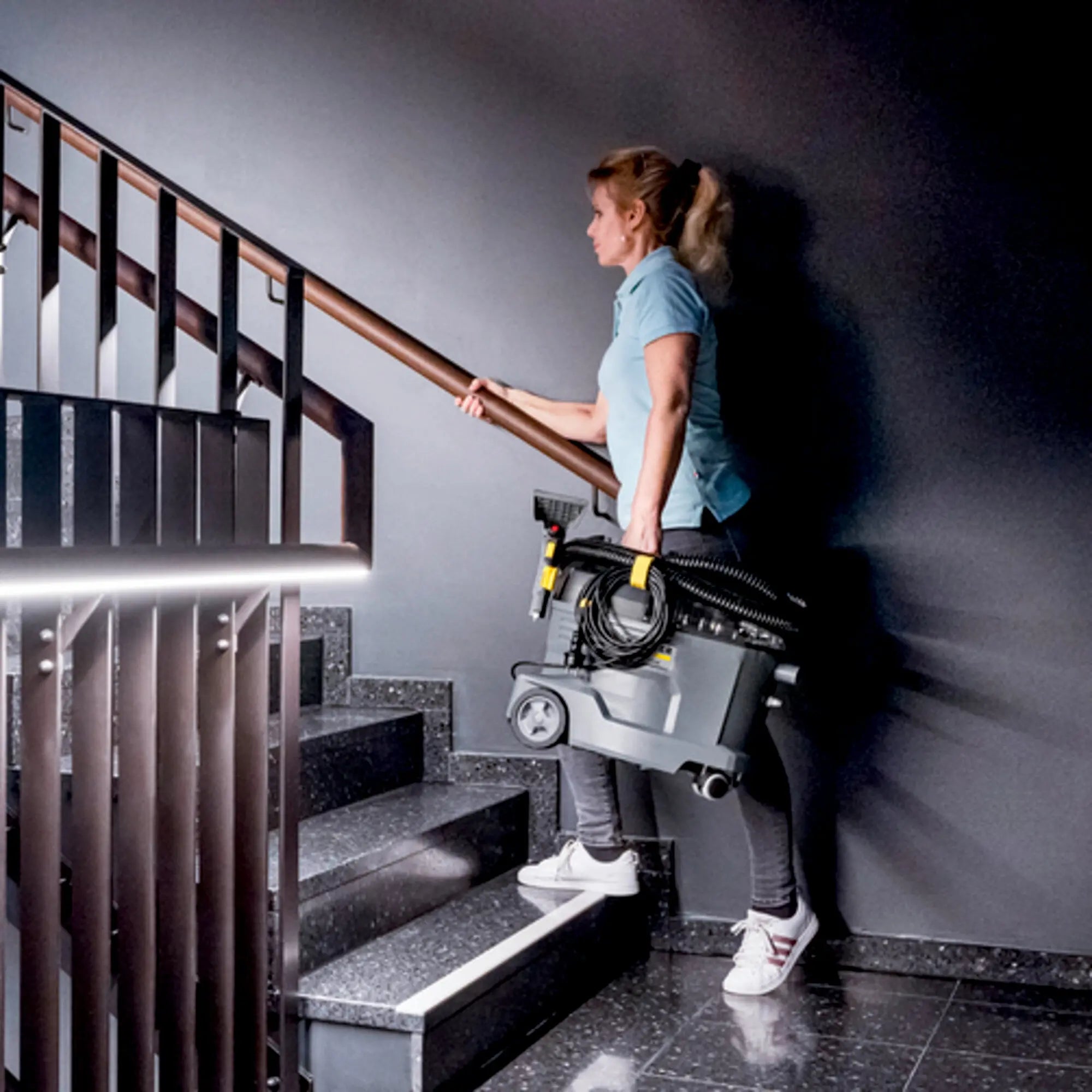 Karcher Puzzi 8/1 Absaugspray
