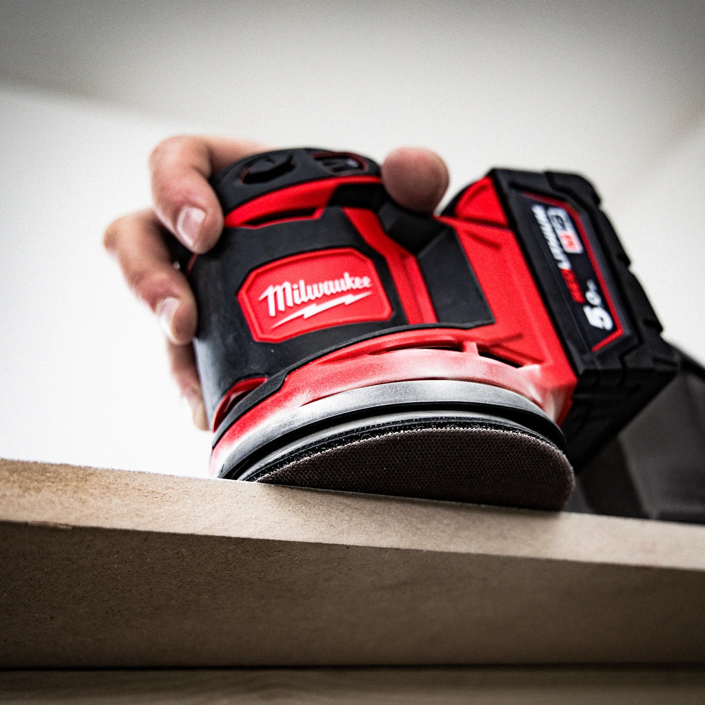 Exzenterschleifer Milwaukee M18 BOS125-502B 18V 5Ah