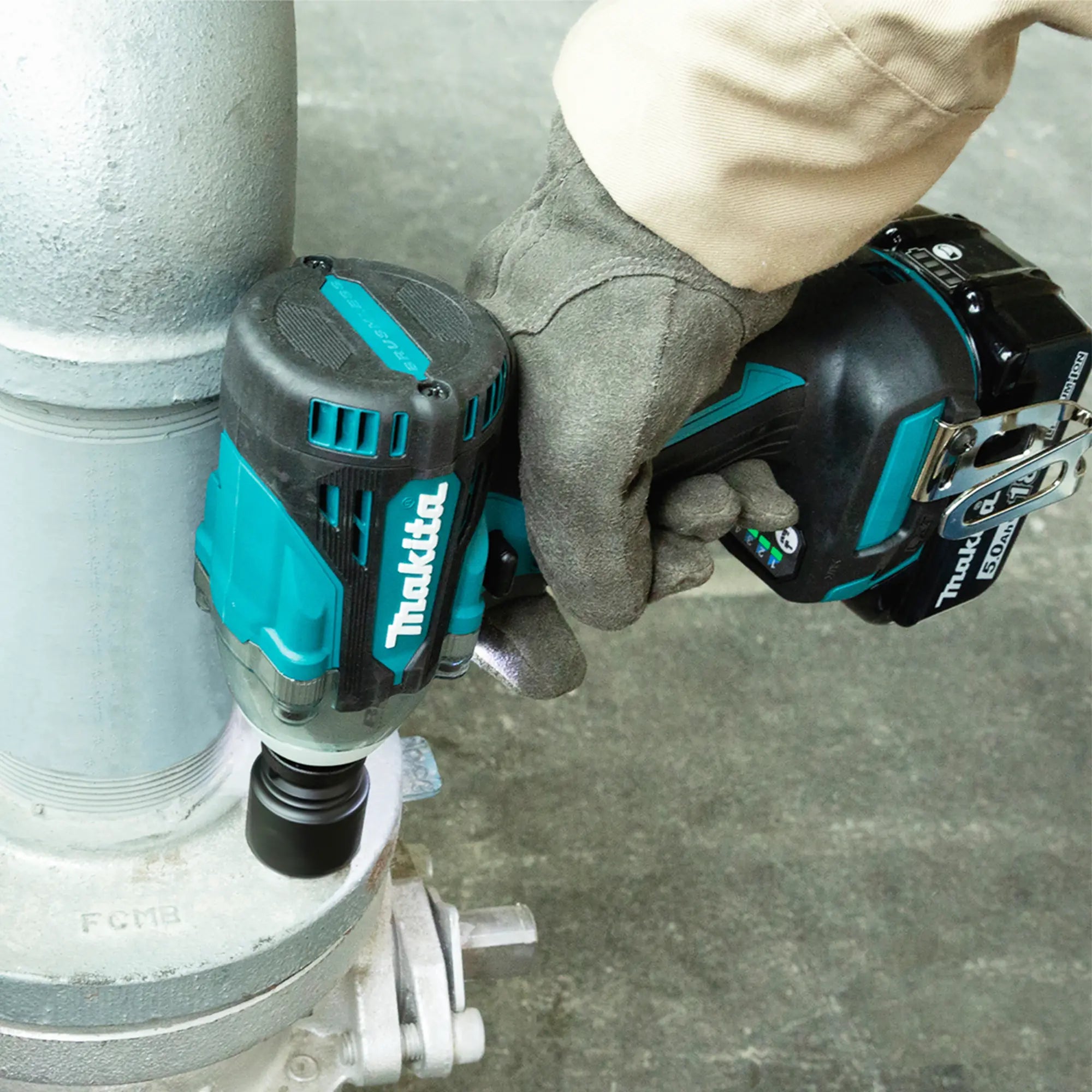Impulsschrauber Makita DTW300RTJX 18 V 5 Ah
