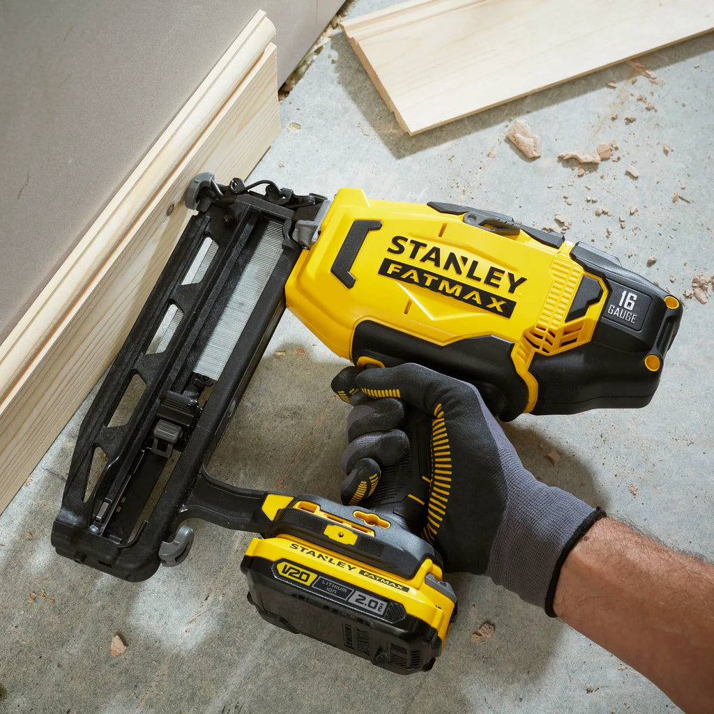 Nagler Stanley SFMCN616D2K-QW 18V 2Ah