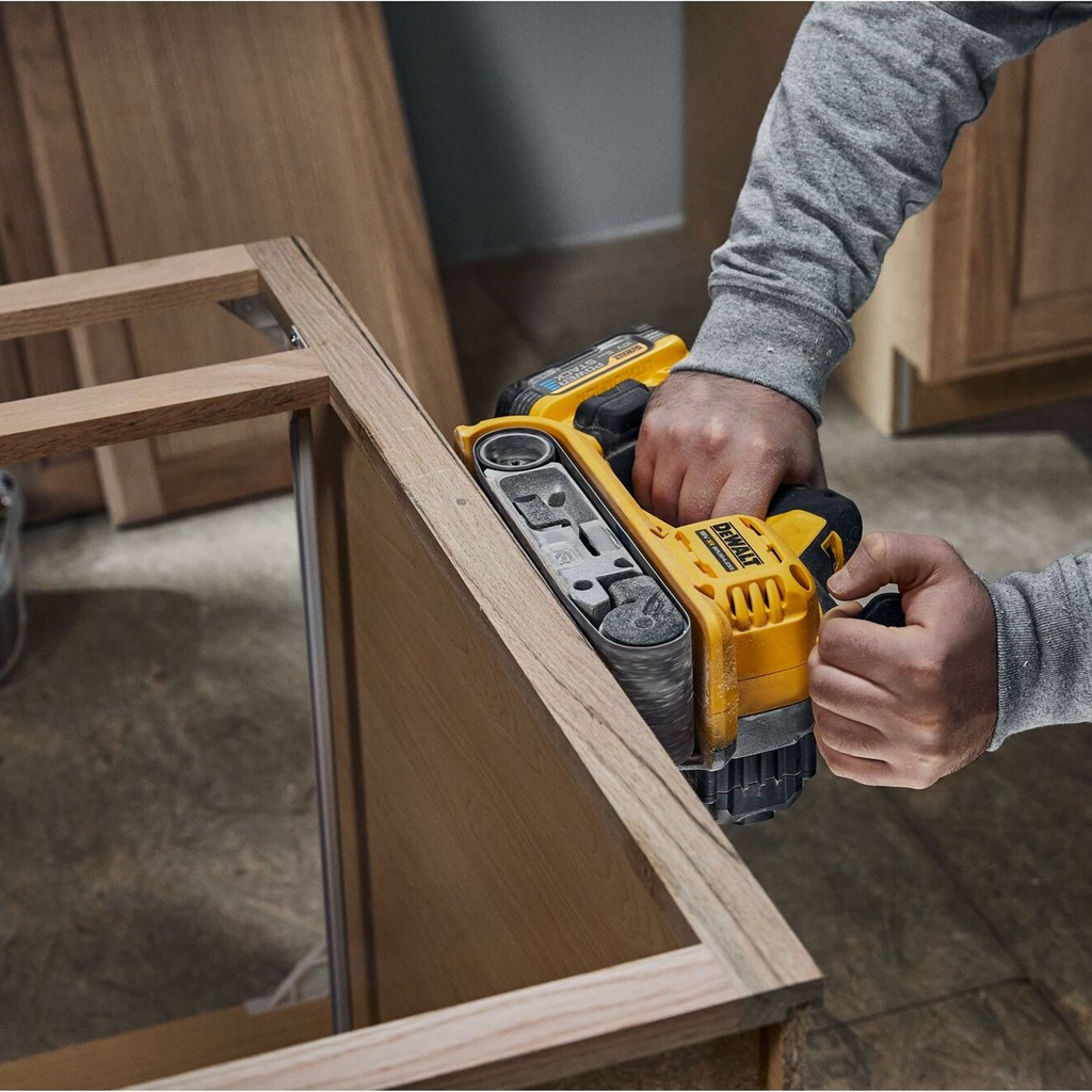 Bandschleifer Dewalt DCW220NT-XJ 18V
