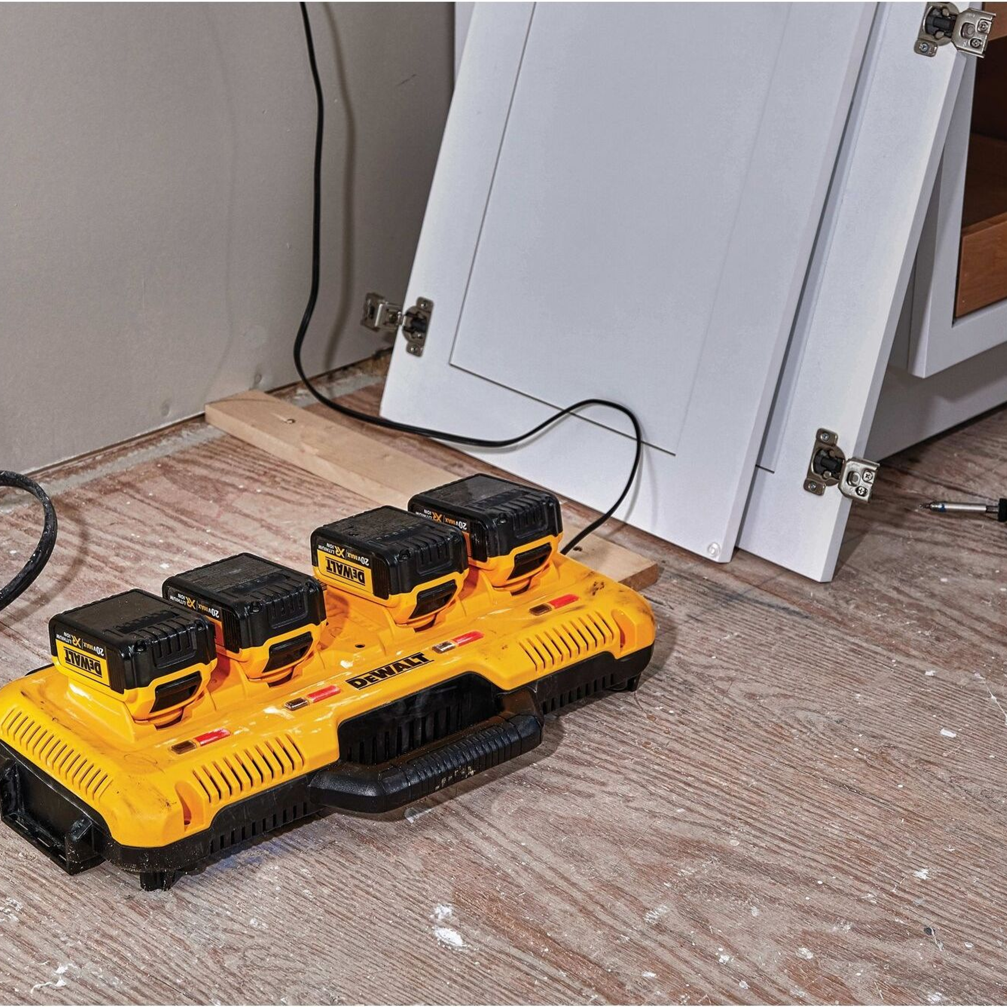 Ladegerät Dewalt DCB104-QW
