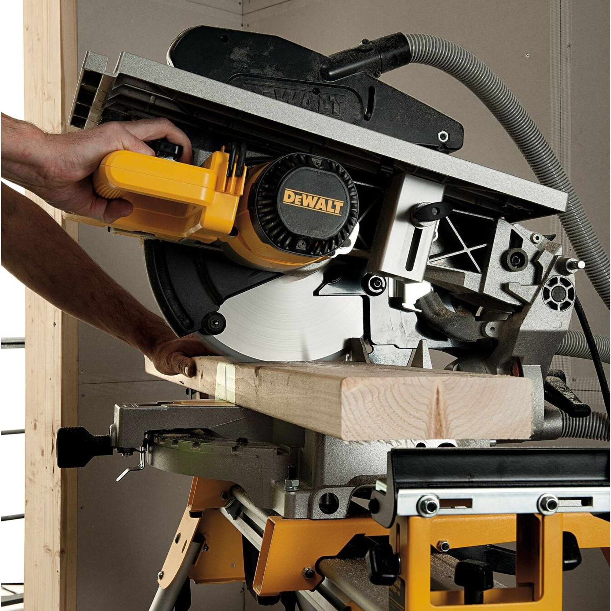 Gehrungssäge Dewalt D27113-QS 1600W