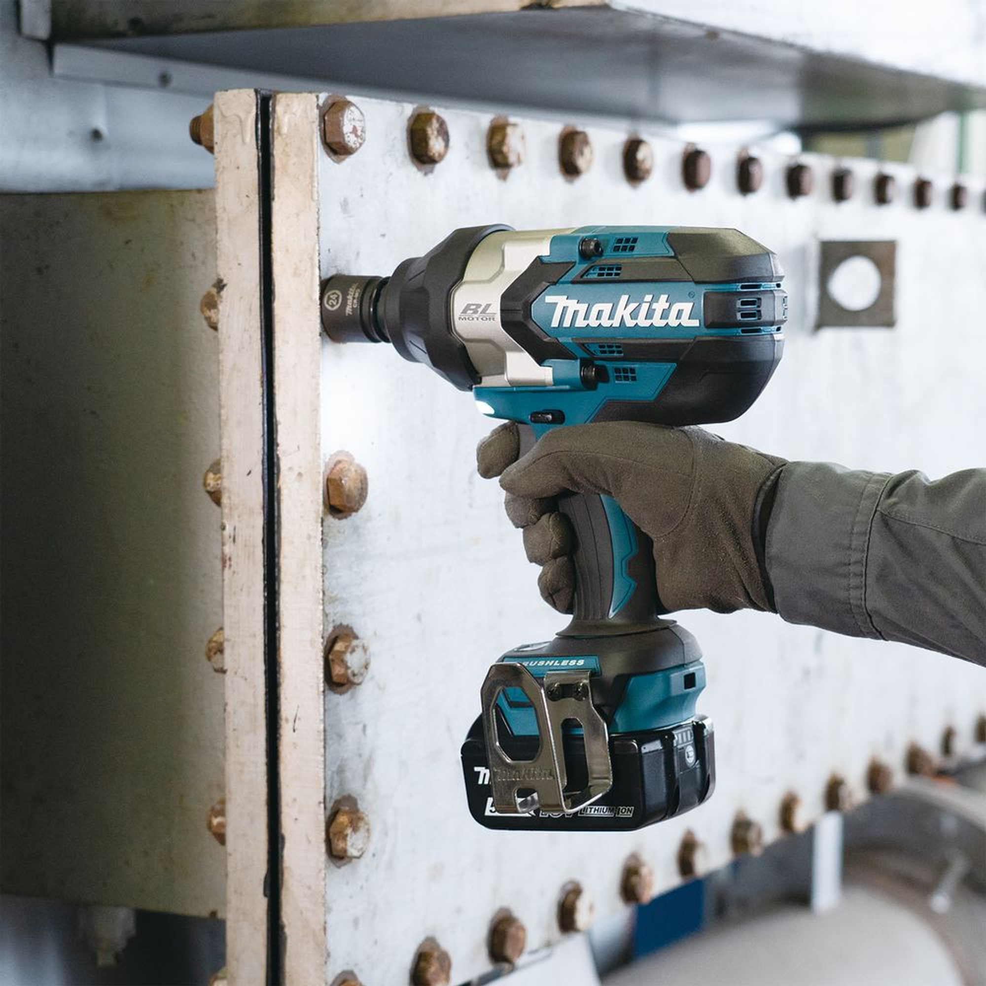 Schlagschrauber Makita DTW1004Z 18V