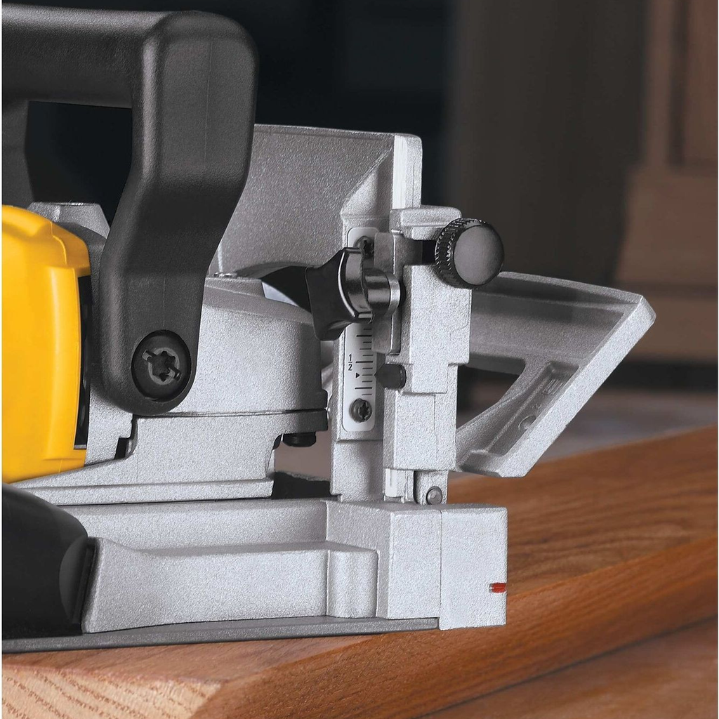 Fräsmaschine Dewalt DW682K-QS 600W