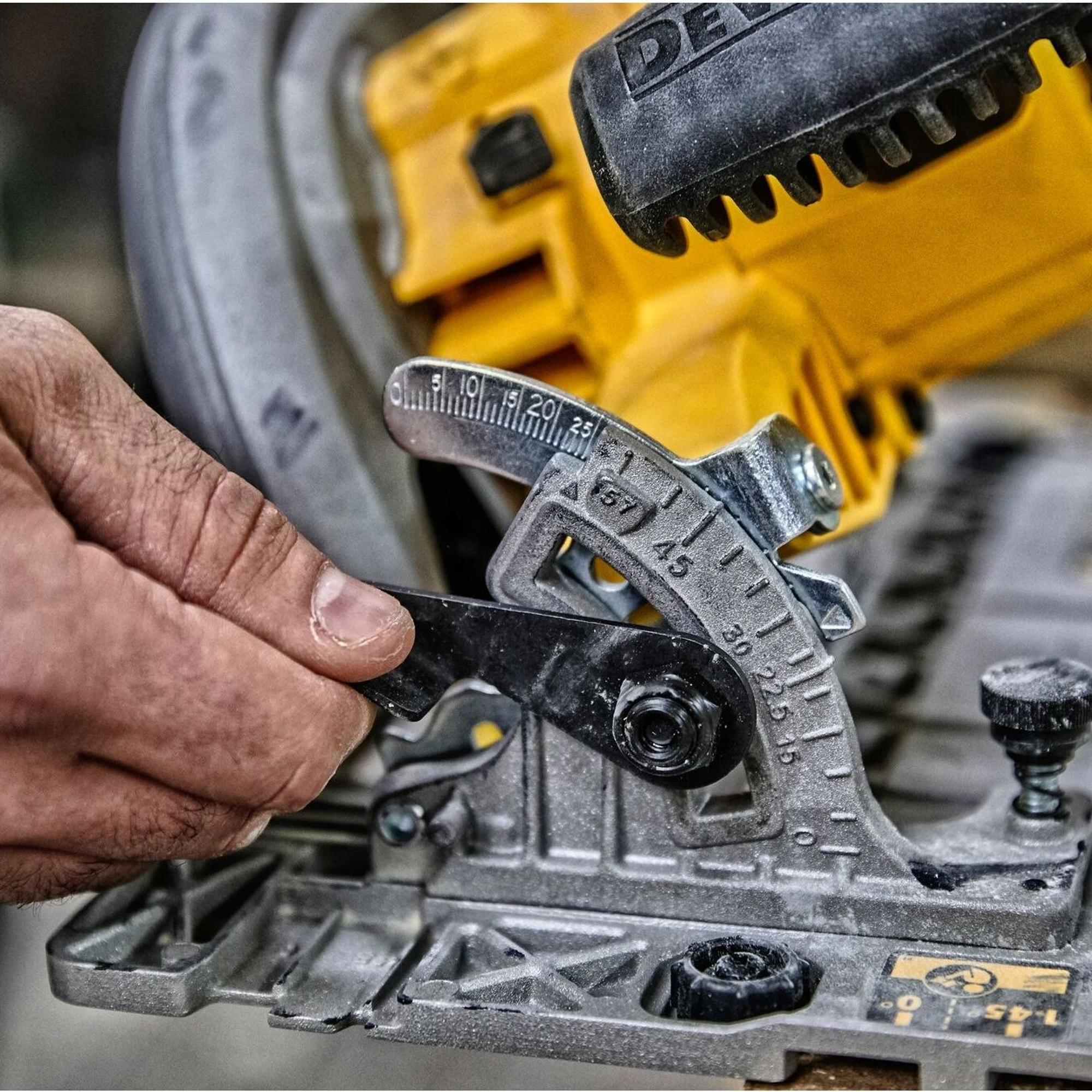 Kreissäge Dewalt DWE576K-QS 1600W