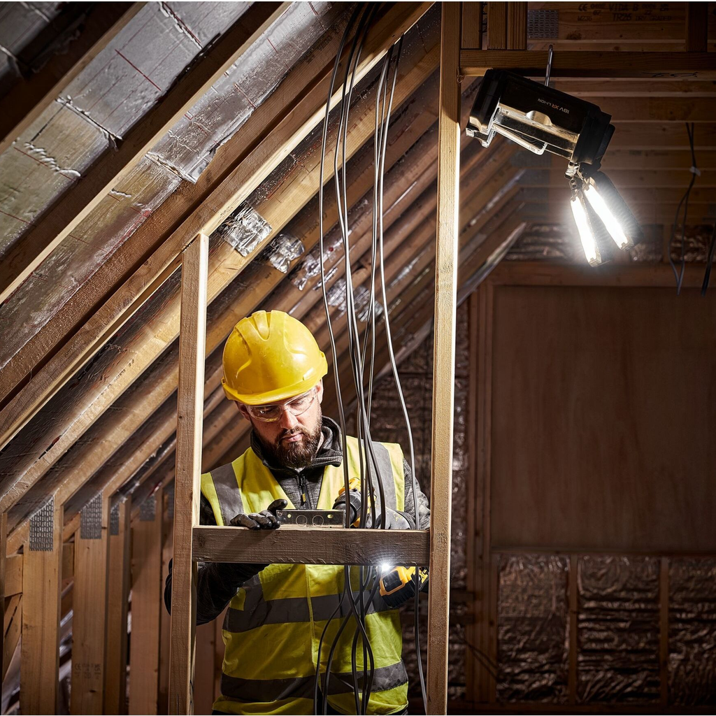 Leuchtturm auf der Baustelle Dewalt DWST08061-1 ToughSystem 2.0 18V