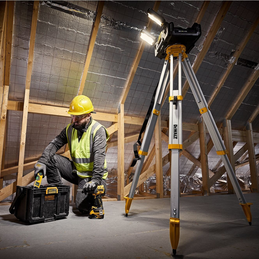 Leuchtturm auf der Baustelle Dewalt DWST08061-1 ToughSystem 2.0 18V