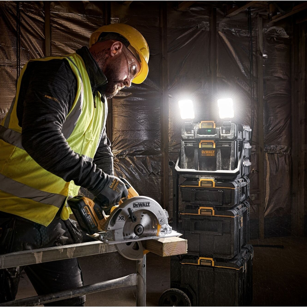 Leuchtturm auf der Baustelle Dewalt DWST08061-1 ToughSystem 2.0 18V