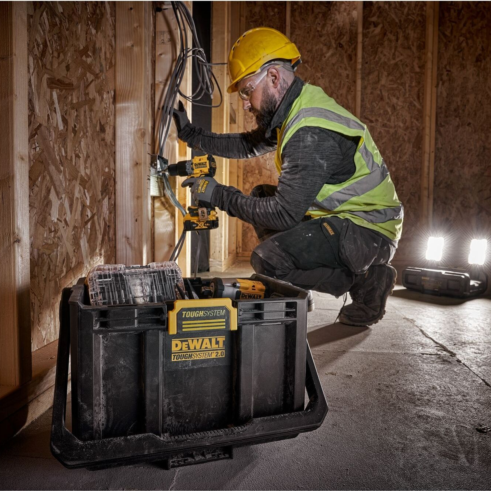 Leuchtturm auf der Baustelle Dewalt DWST08061-1 ToughSystem 2.0 18V