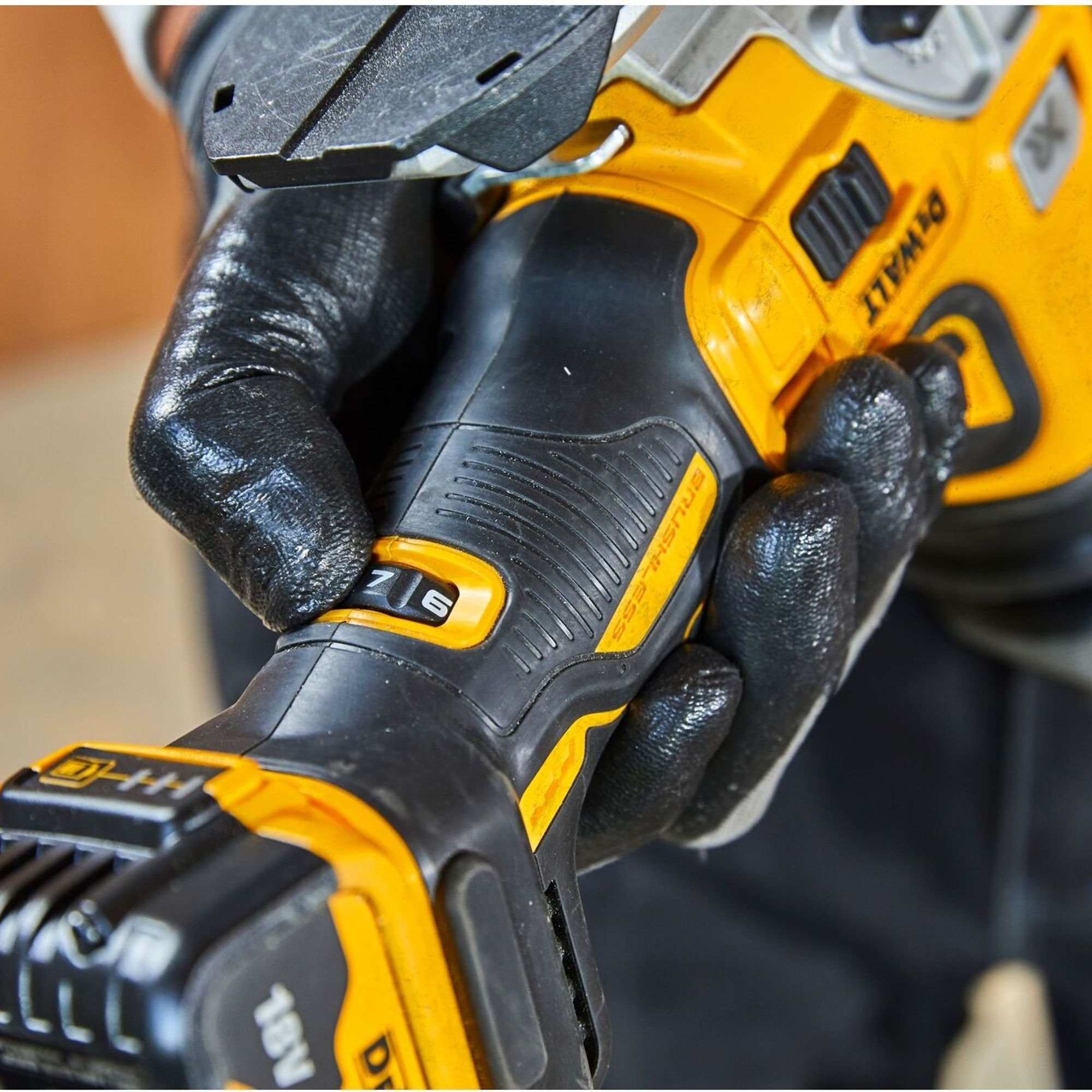 Säbelsäge Dewalt DCS335P2-QW 18V 5Ah