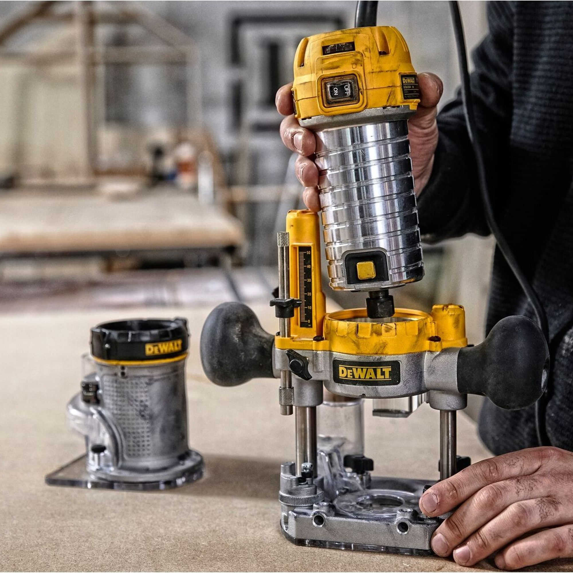 Elektrische Fräsmaschine Dewalt D26204K-QS 900W 8mm
