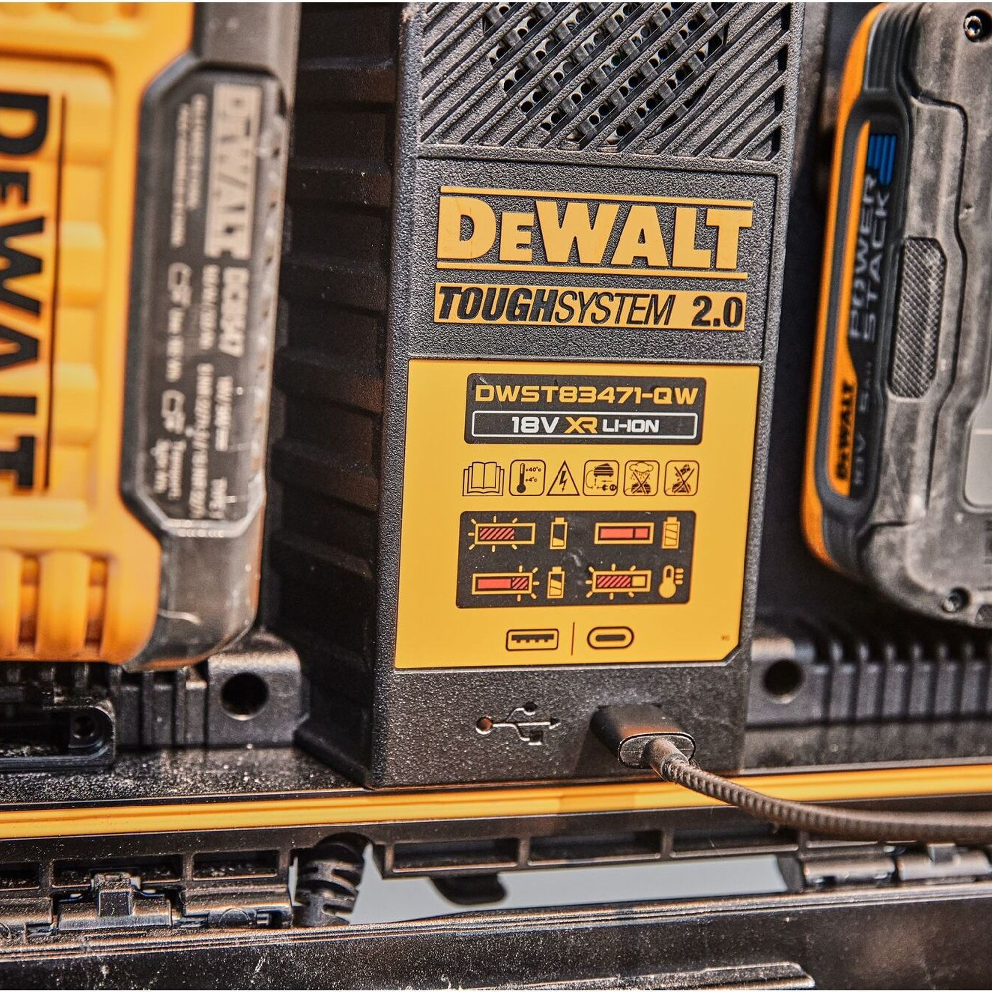 Doppelladegerät Dewalt DWST83471-QW ToughSystem 2.0