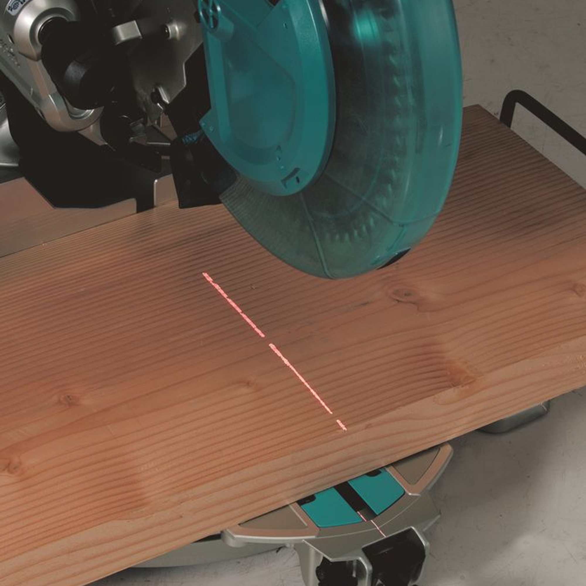 Radial-Gehrungssäge Makita LS1019L 1510W
